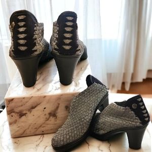 Bernie Mev Chesca Ankle Boot Block Heel Woven Bootie Silver Size 7.5/38